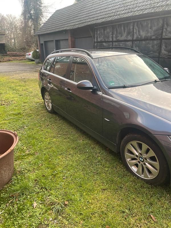Gebraucht BMW 325 217 PS (159 kW) 2008 Grau Kombi