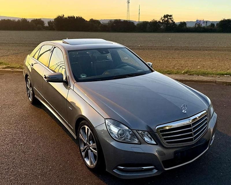 Gebraucht 2013 Mercedes E250 Avantgarde Limousine | 12.000 € (Guter Preis) - Bild 1/4