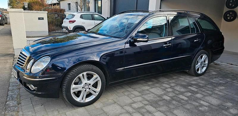 Gebraucht Mercedes E500 Avantgarde 387 PS (284 kW) 2007 Blau Kombi