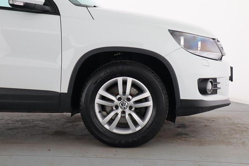 Gebraucht VW Tiguan Trendline 125 PS (91 kW) 2016 Pure white SUV