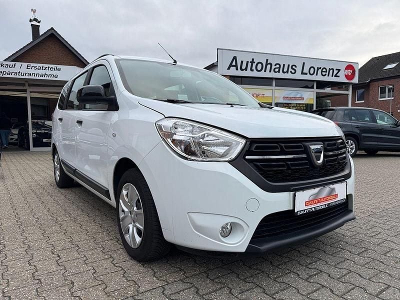 Gebraucht Dacia Lodgy Comfort 107 PS (78 kW) 2019 Weiß Van / Kleinbus