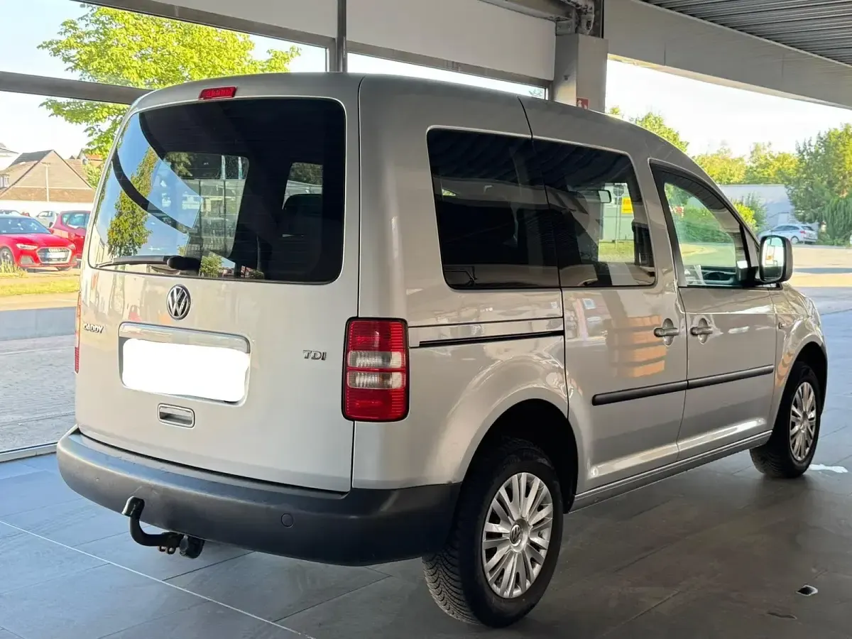 Gebraucht VW Caddy Life 105 PS (77 kW) 2012 Silber Van / Kleinbus