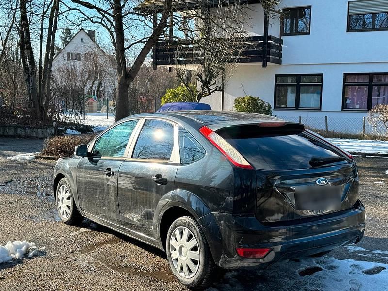 Gebraucht Ford Focus 109 PS (80 kW) 2011 Schwarz Limousine