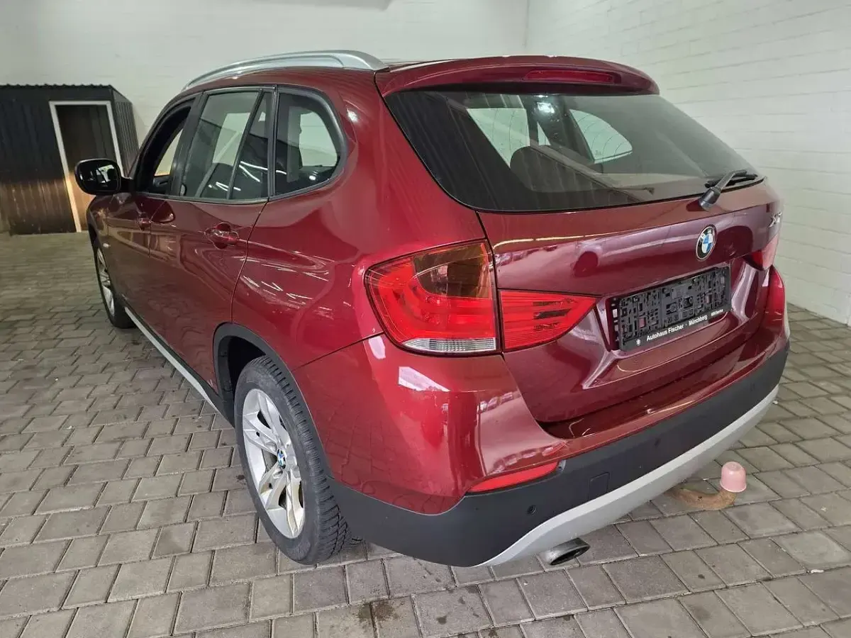 Gebraucht BMW X1 150 PS (110 kW) 2010 Vermilionrot metallic SUV