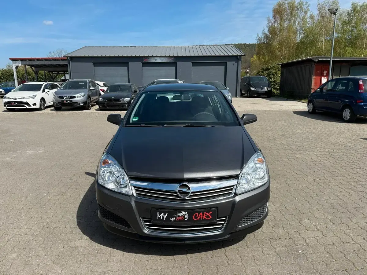 Gebraucht Opel Astra 90 PS (66 kW) 2009 Karbongrau Kleinwagen