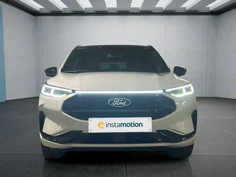 Neu Ford Kuga 182 PS (133 kW) 2025 Weiß SUV