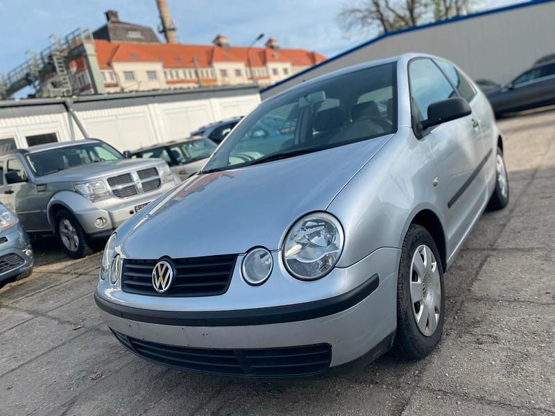 Silber Gebraucht 2003 VW Polo Kleinwagen | 1.799 € (Fairer Preis) - Bild 1/4
