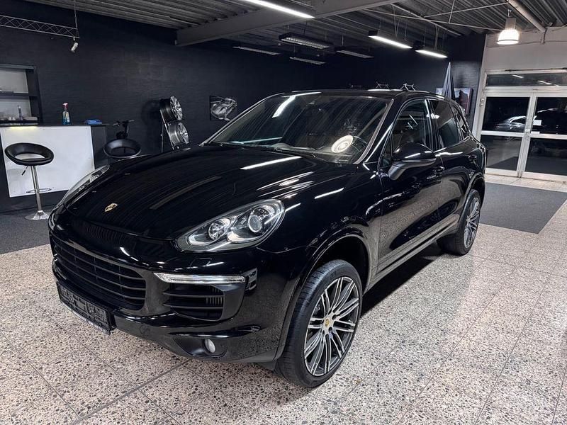 Schwarz Gebraucht 2017 Porsche Cayenne S Platinum Edition SUV | 32.999 € (Fairer Preis) - Bild 1/4