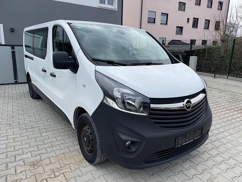 Gebraucht Opel Vivaro 145 PS (106 kW) 2016 Weiß Van / Kleinbus