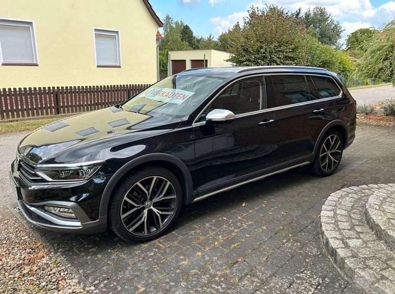 Schwarz Gebraucht 2020 VW Passat Alltrack Kombi | 25.000 € (Fairer Preis) - Bild 1/4