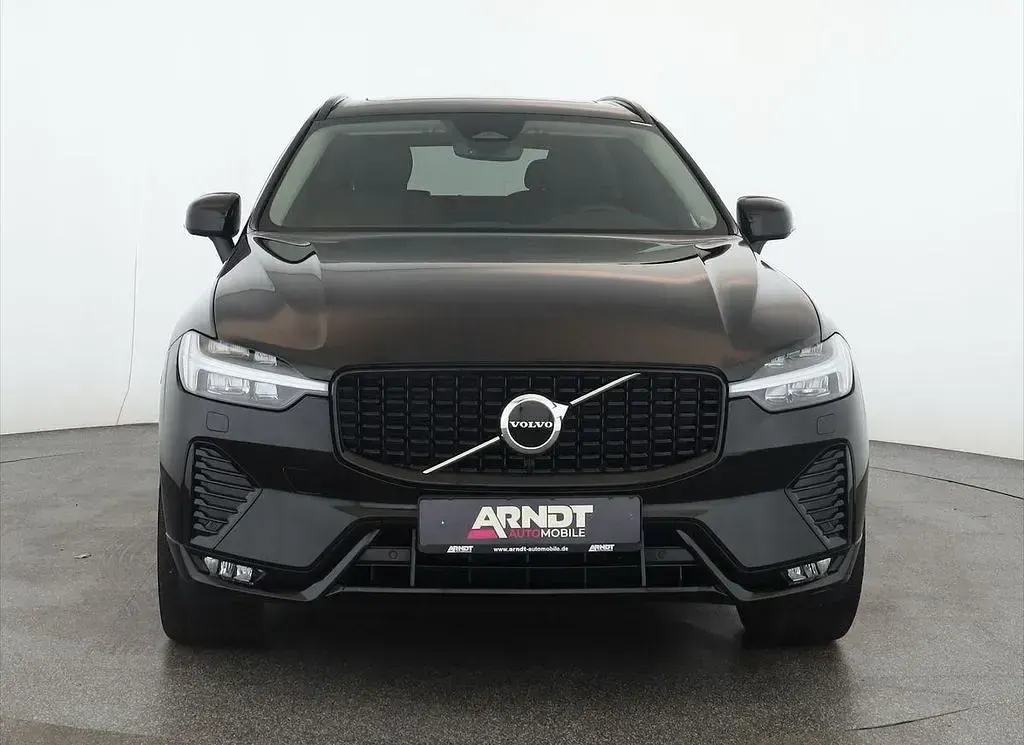 Gebraucht Volvo XC60 Plus 197 PS (144 kW) 2023 Onyx black SUV
