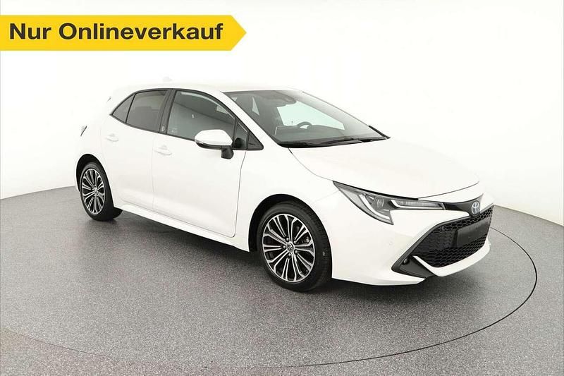 Weiß Gebraucht 2023 Toyota Corolla Team Limousine | 22.960 € (Fairer Preis) - Bild 1/3