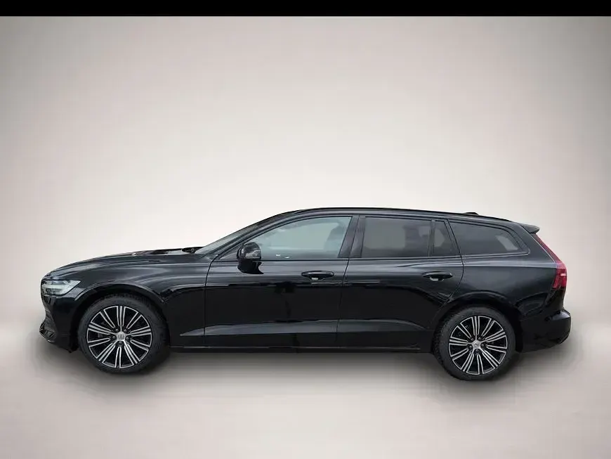 Gebraucht Volvo V60 Core 197 PS (144 kW) 2025 Schwarz Kombi
