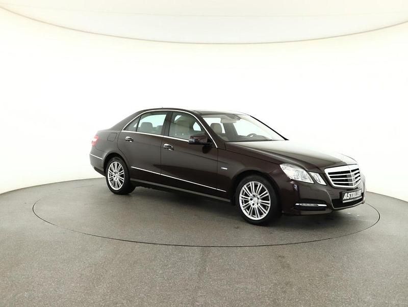 Gebraucht Mercedes E350 Avantgarde 265 PS (194 kW) 2010 Cupritbraun Limousine