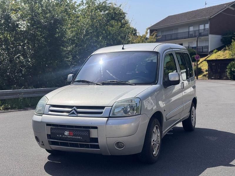 Grau Gebraucht 2006 Citroën Berlingo Van / Kleinbus | 2.490 € (Fairer Preis) - Bild 1/4