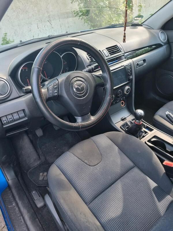 Blau Gebraucht 2005 Mazda 3 Limousine | 1.800 € (Fairer Preis) - Bild 1/4