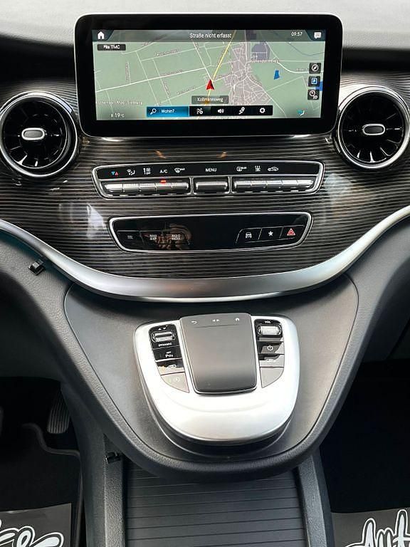 Gebraucht Mercedes V300 Avantgarde 237 PS (174 kW) 2022 Schwarz Van / Kleinbus