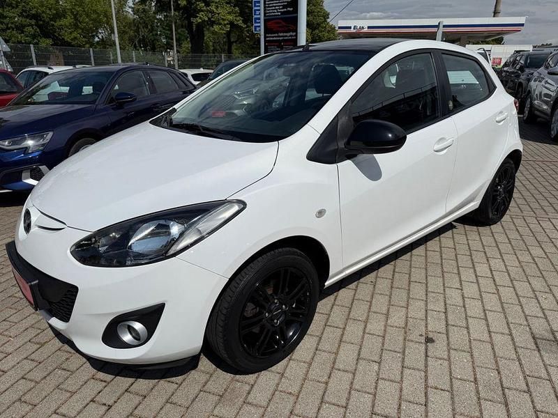 Gebraucht Mazda 2 75 PS (55 kW) 2012 Arachneweiß metallic Kleinwagen