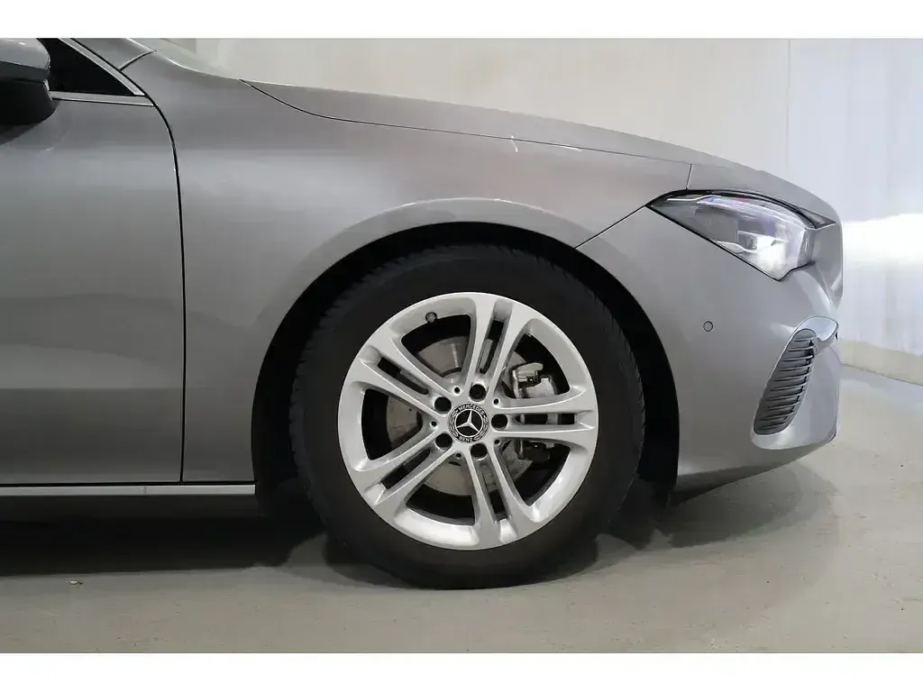 Gebraucht Mercedes CLA180 150 PS (110 kW) 2024 Grau Limousine