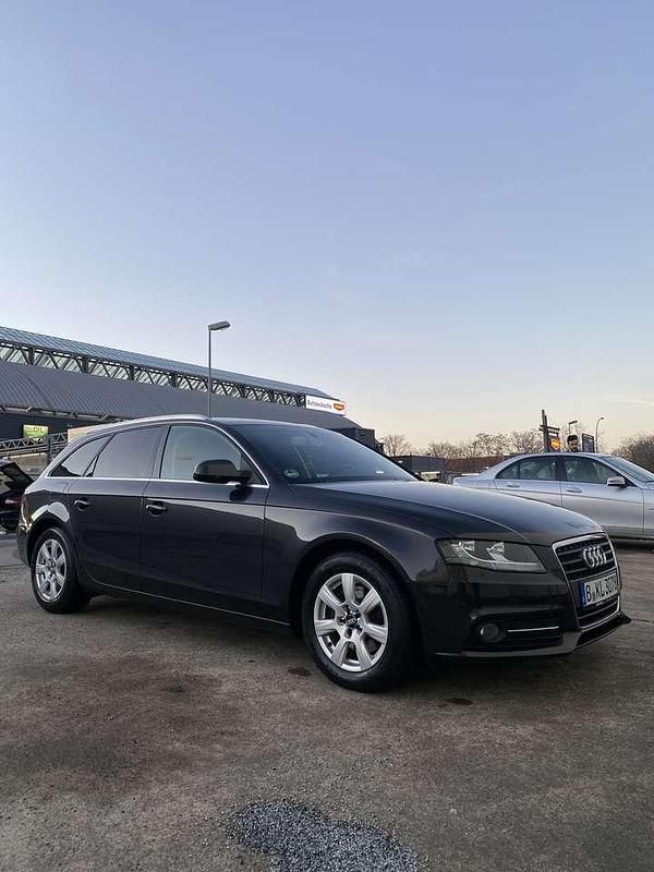 Second-hand Audi A4 Sport 120 CP (88 kW) 2010 Gri Break