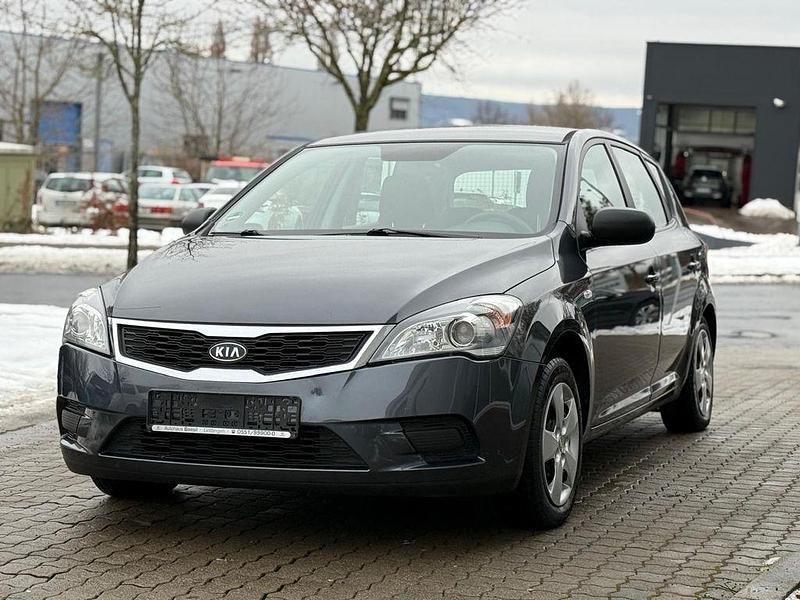Gebraucht Kia Ceed Attract 90 PS (66 kW) 2010 Grau Kleinwagen