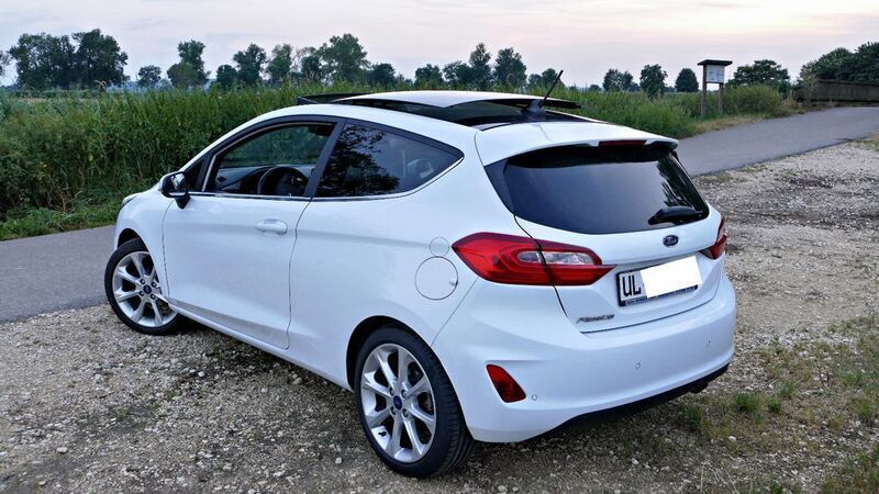 Weiß Gebraucht 2019 Ford Fiesta Kleinwagen | 11.600 € (Fairer Preis) - Bild 1/4