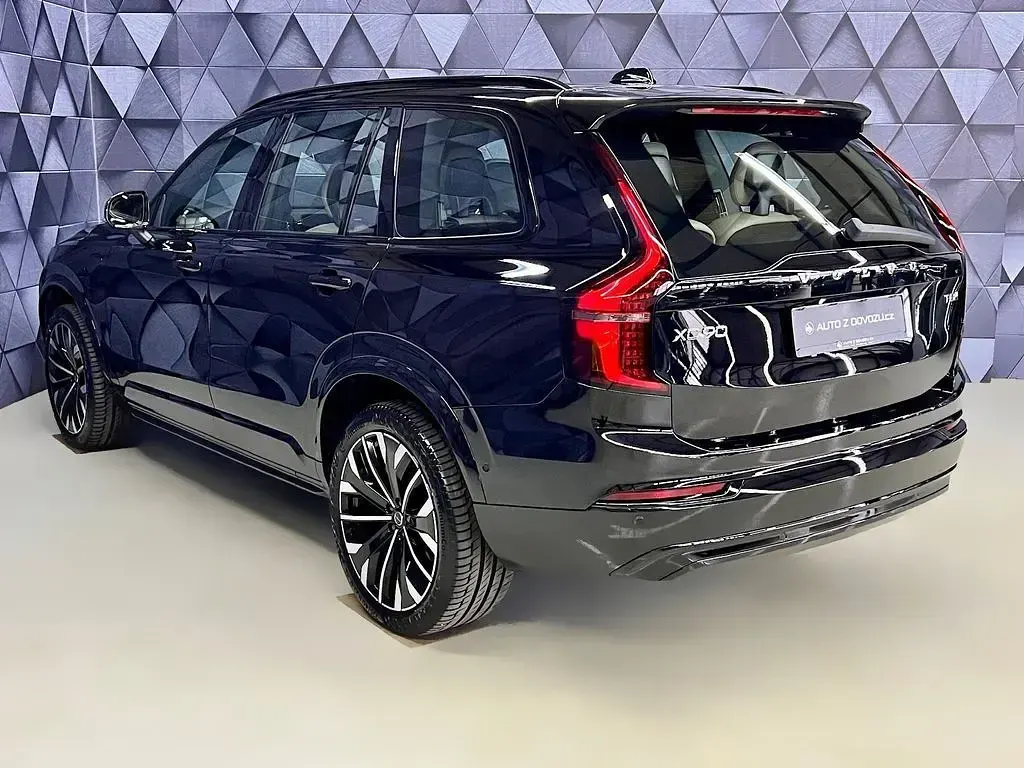 Ny Volvo XC90 Plus 455 HK (334 kW) 2026 Sort SUV