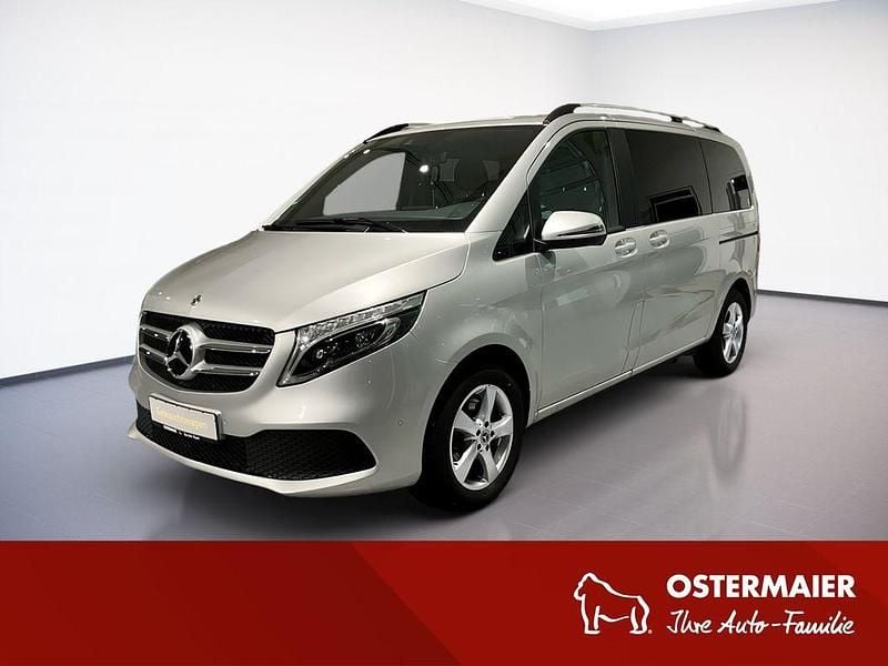 Brillantsilber Gebraucht 2022 Mercedes V300 Edition Van / Kleinbus | 57.990 € (Guter Preis) - Bild 1/4