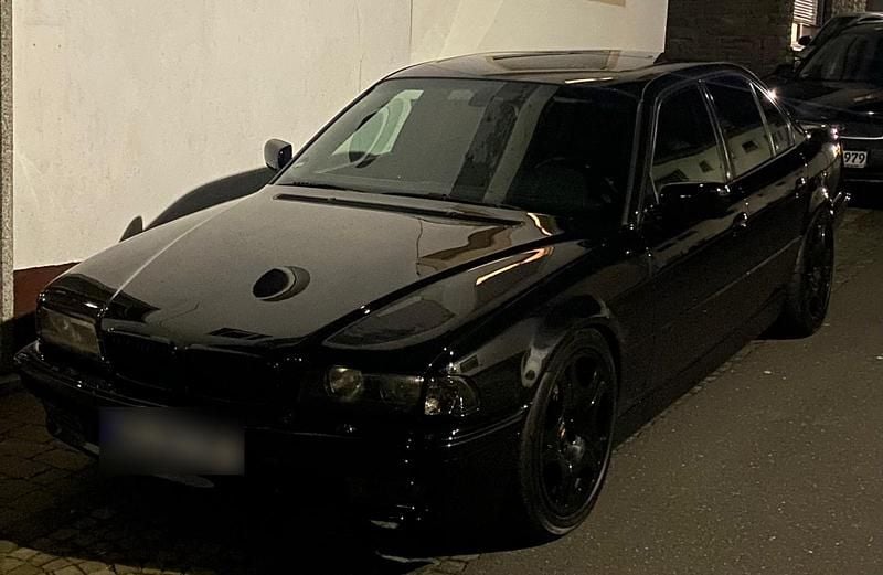 Gebraucht BMW 750 Shadowline 326 PS (239 kW) 1998 Schwarz Limousine