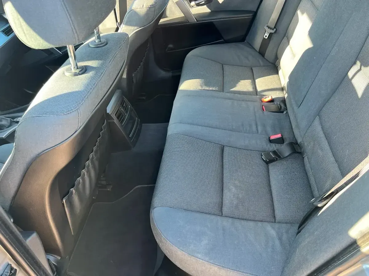 Gebraucht BMW 525 177 PS (130 kW) 2004 Grau Limousine