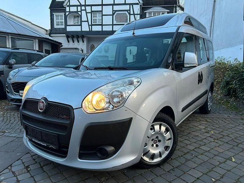 Gebraucht Fiat Doblò 105 PS (77 kW) 2013 Silber Van / Kleinbus