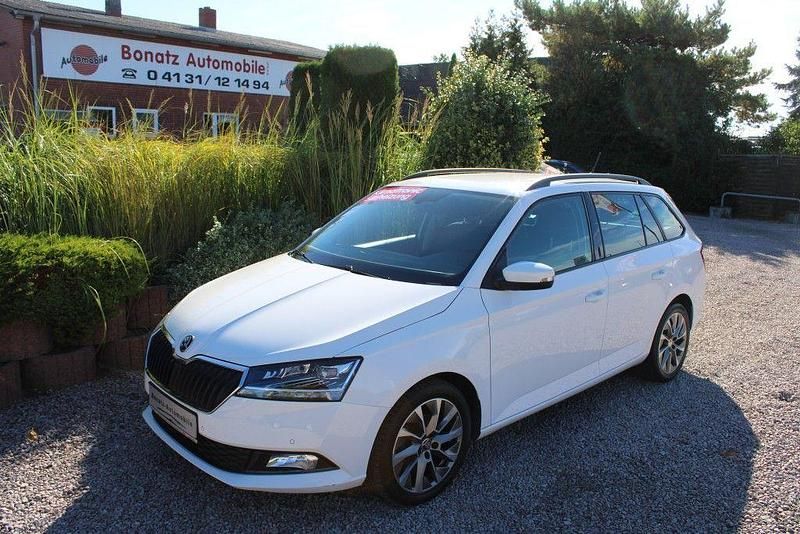 Candy white Gebraucht 2022 Skoda Fabia Best of Kleinwagen | 14.980 € (Fairer Preis) - Bild 1/4