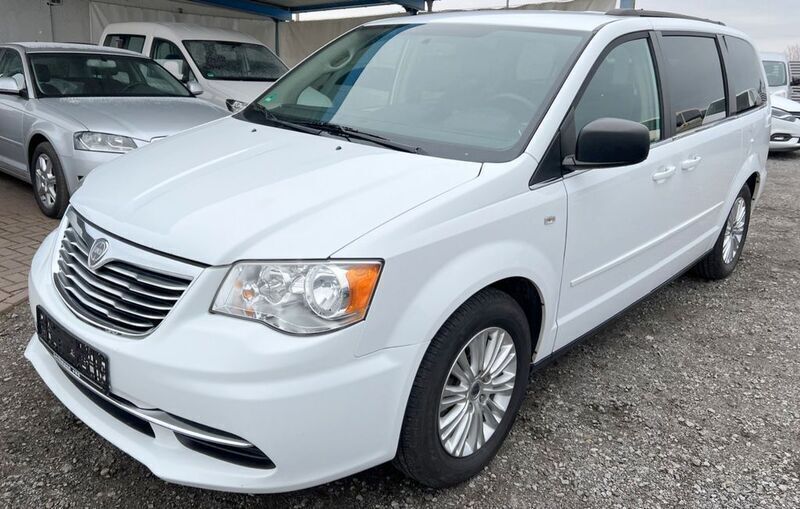 Gebraucht Lancia Voyager 177 PS (130 kW) 2015 Weiß Van / Kleinbus