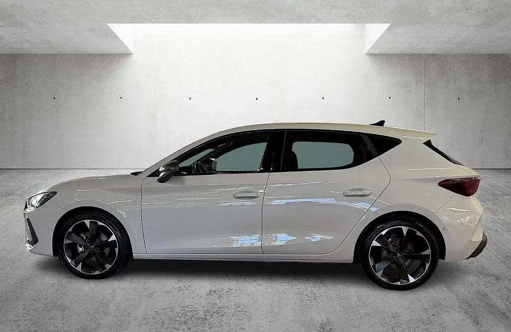 Second-hand Cupra Leon 150 CP (110 kW) 2024 Alb Berlinǎ