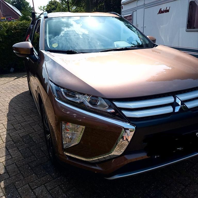 Braun Gebraucht 2018 Mitsubishi Eclipse Cross SUV | 14.000 € (Guter Preis) - Bild 1/4