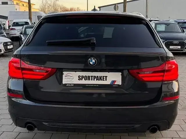 Gebraucht BMW 525 M Sport 231 PS (169 kW) 2018 Grau Kombi