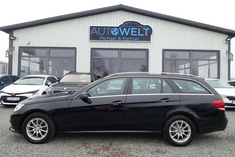 Schwarz Gebraucht 2013 Mercedes E250 Kombi | 8.990 € (Fairer Preis) - Bild 1/4