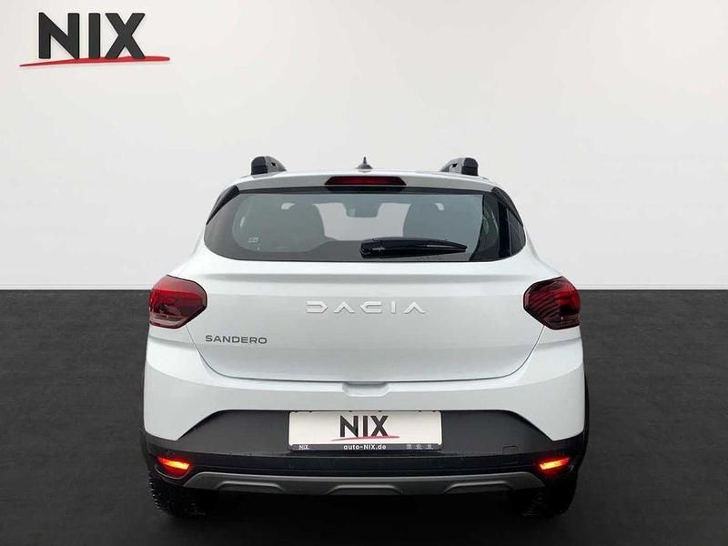 Gebraucht Dacia Sandero Essentiel 91 PS (66 kW) 2024 Weiß Limousine