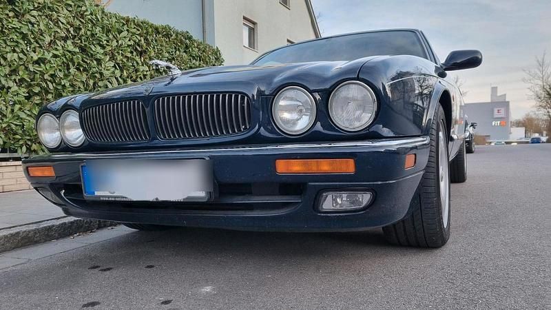 Gebraucht Jaguar X300 230 PS (169 kW) 1995 Blau Limousine