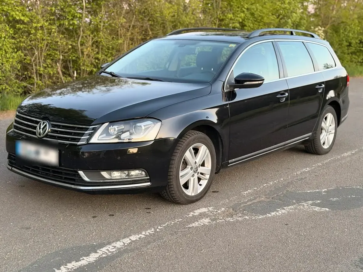 Gebraucht VW Passat Highline 140 PS (102 kW) 2012 Schwarz Kombi