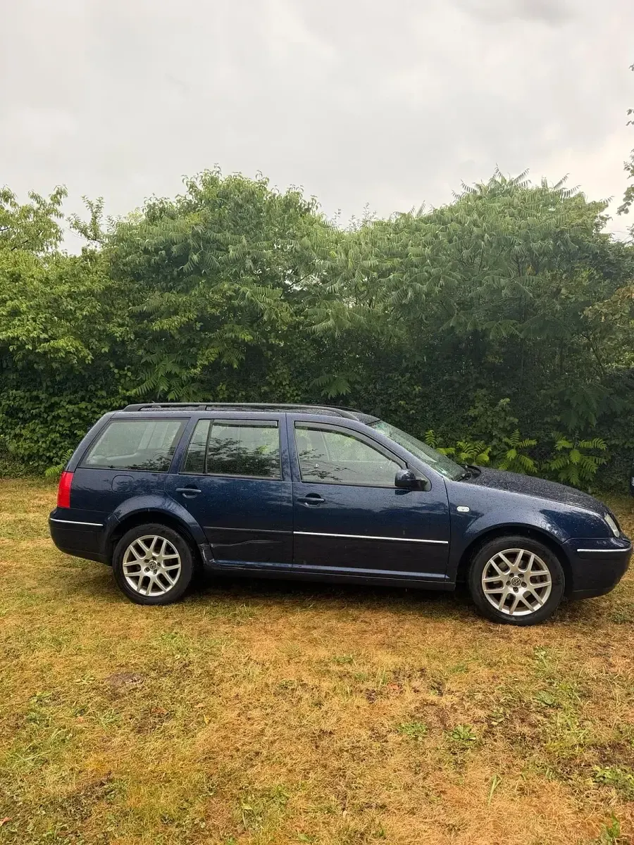 Gebraucht VW Bora 106 PS (77 kW) 2002 Blau Kombi