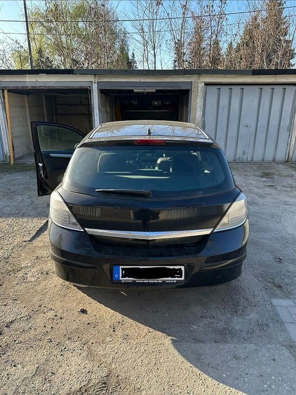 Gebraucht Opel Astra 105 PS (77 kW) 2007 Schwarz Limousine