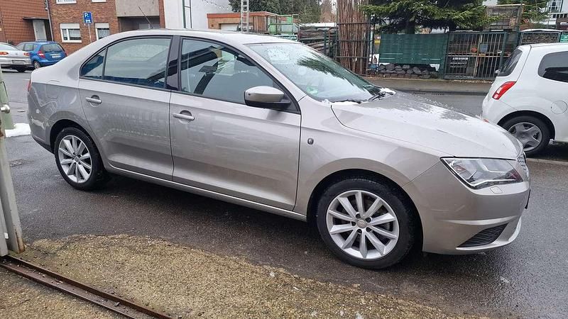 Beige Gebraucht 2014 Seat Toledo Reference Limousine | 7.250 € (Fairer Preis) - Bild 1/4