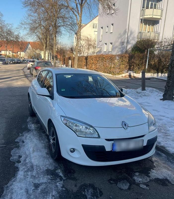 Gebraucht Renault Mégane 101 PS (74 kW) 2009 Weiß Limousine