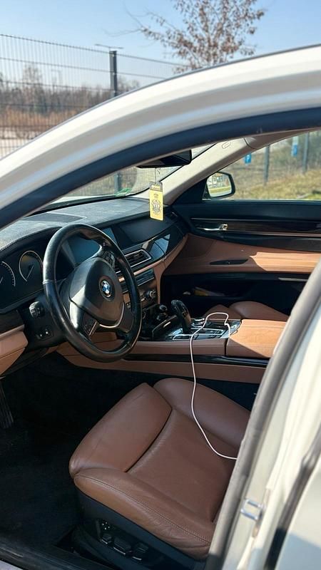 Gebraucht BMW 730 245 PS (180 kW) 2010 Weiß Limousine