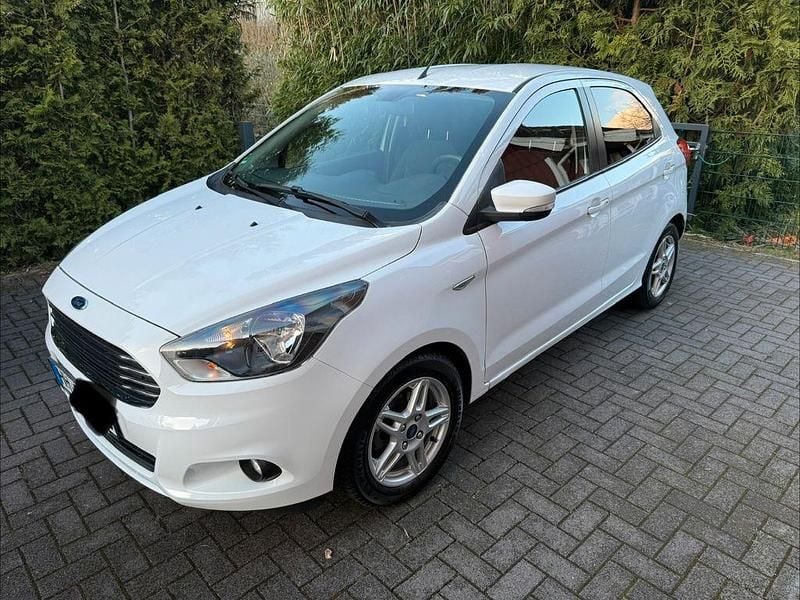 Gebraucht Ford Ka Cool & Sound Edition 86 PS (63 kW) 2017 Weiß Limousine