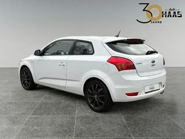 Gebraucht Kia ProCeed DREAM-TEAM Edition 310 PS (228 kW) 2012 Weiß Kleinwagen