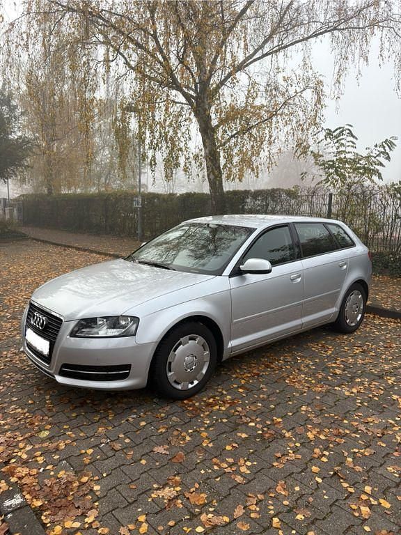 Gebraucht Audi A3 Ambiente 105 PS (77 kW) 2012 Silber Kleinwagen