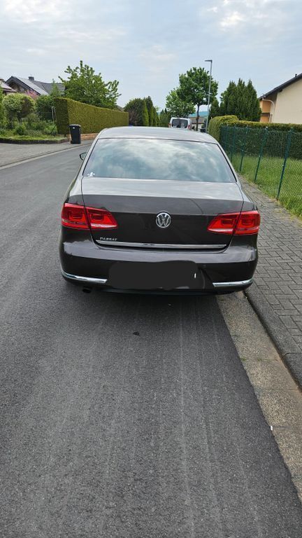 Braun Gebraucht 2014 VW Passat Comfortline Limousine | 8.990 € (Superpreis) - Bild 1/4