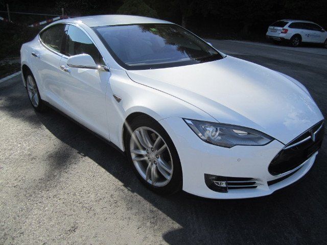 Gebraucht Tesla Model S Performance 350 kW (476 PS) 2014 Weiß metallic Kleinwagen